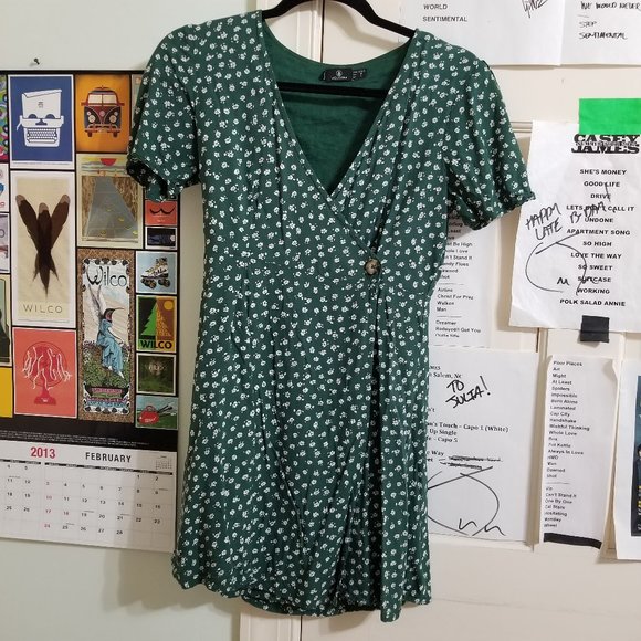 Volcom dress XS 0/2 Wrapsicle ditsy floral wrap fit & flare mini v-neck - Picture 1 of 16